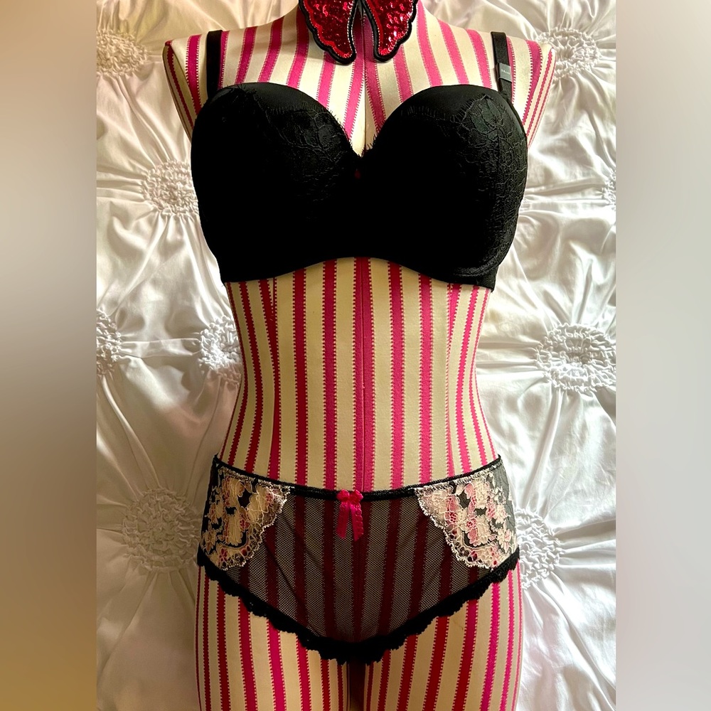 NWT’s Victoria’s Secret Dream Angels bra & panty set